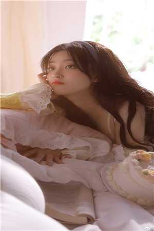 觊觎她