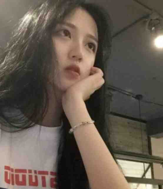 高冷校草，竟是我的榜一大哥