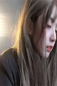 母女相依《在困境中寻找希望》
