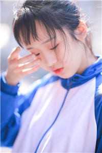 我娘是条龙，下俩蛋，还有一个我