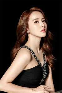 投入竹马怀抱后，未婚夫后悔跪地求和