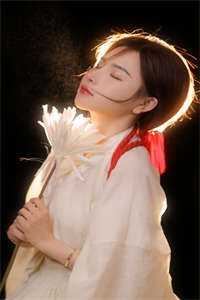 重生后，我嫁给了他的死对头