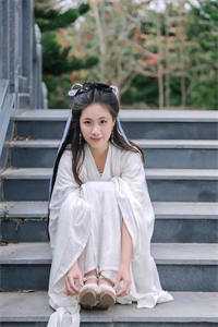 给客人搓澡时，发现他是老婆的情夫