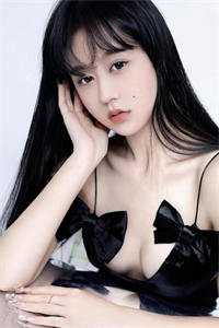 她在黎明等待