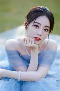 和班花换脸后，男友悔疯了