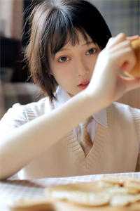 神秘女子与面馆老板的刀工之约