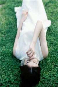 恶女穿成小白花，男神公寓当管家