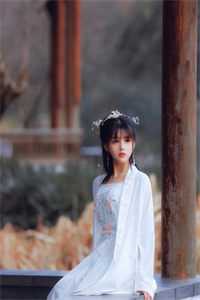 癫了渣了，暑假工女孩不好惹